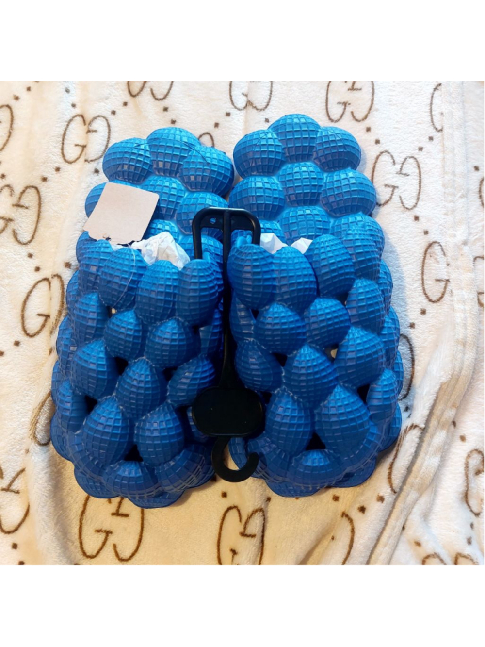 STOP. SCROLLING. You need these blue bubble sliders like… yesterday 💙